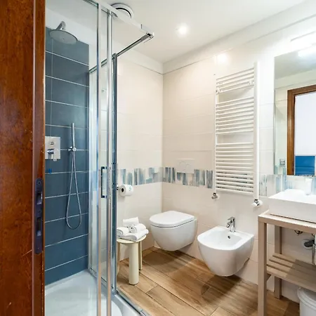 Piccadilly Hotel